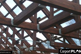 Dach z drewna klejonego warstwowo